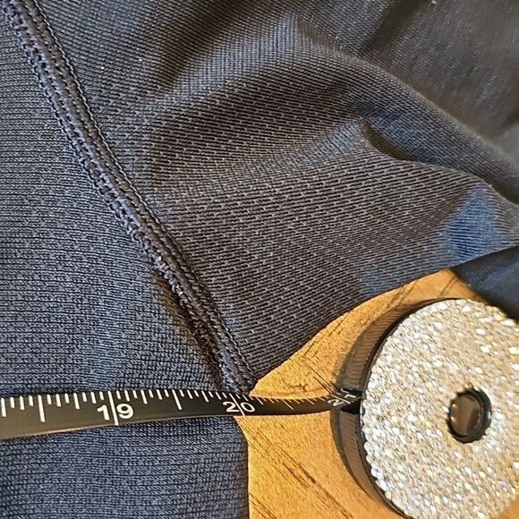 Navy Lululwmon shirt size L - Picture 5 of 9